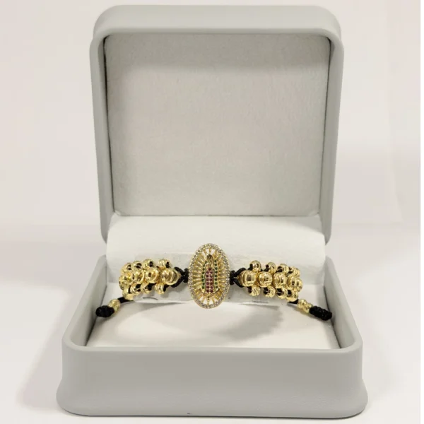 Alternative view of Pulsera Tejida | Virgen de Guadalupe | Oro Laminado 18K | Color Negro.