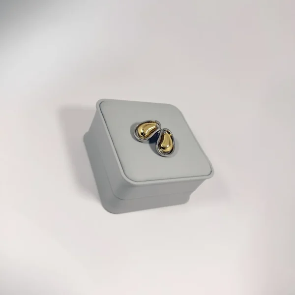 Aretes Topo Lágrima Bicolor | Colección Magna | Oro Laminado 18K