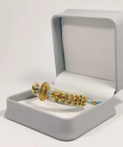 Pulsera Tejida | Virgen de Guadalupe | Oro Laminado 18K | Color Azul Pastel.