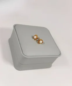 Aretes Topo Rosa Perla Circonias Dorado | Colección Essenza | Oro Laminado 18K