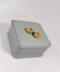 Aretes Topo Domo Liso Dorado | Colección Essenza | Oro Laminado 18K