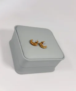 Aretes Candonga Mini Gota Dorada | Colección Essenza | Oro Laminado 18K