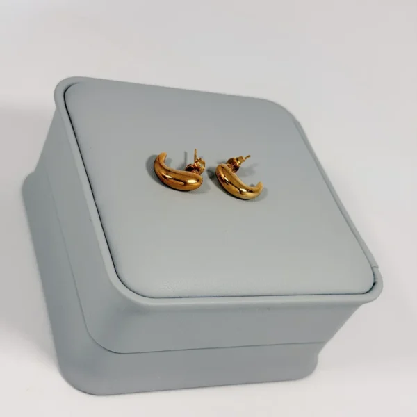 Alternative view of Aretes Candonga Mini Gota Dorada | Colección Essenza | Oro Laminado 18K