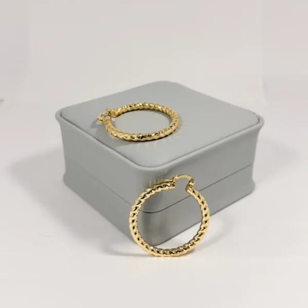 Aretes Candonga Aro Torcido Dorada | Colección Cerchio | Oro Laminado 18K