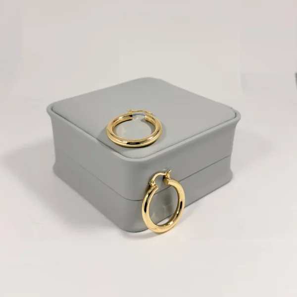 Aretes Candonga Aro Liso Dorada | Colección Cerchio | Oro Laminado 18K