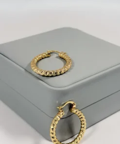 Alternative view of Aretes Candonga Aro Espiral Diamantado Dorada | Colección Cerchio | Oro Laminado 18K