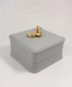 Aretes Candonga Mini Gota Granulada Dorada | Colección Cerchio | Oro Laminado 18K