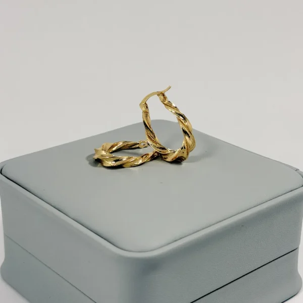 Alternative view of Aretes Candonga Aro Trenzado Doble Dorada | Colección Cerchio | Oro Laminado 18K