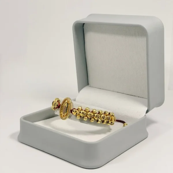 Pulsera Tejida | Virgen de Guadalupe | Oro Laminado 18K | Color Vino Tinto.