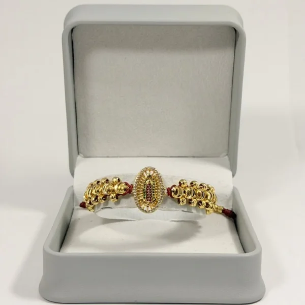 Alternative view of Pulsera Tejida | Virgen de Guadalupe | Oro Laminado 18K | Color Vino Tinto.
