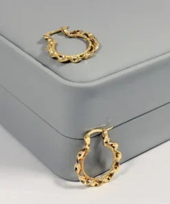 Alternative view of Aretes Candonga Mini Melcocha Granulada Dorada | Colección Cerchio | Oro Laminado 18K