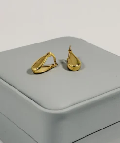 Alternative view of Aretes Candonga Mini Lágrima Lisa Dorada | Colección Cerchio | Oro Laminado 18K