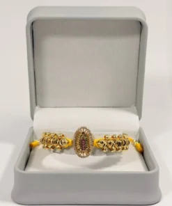 Alternative view of Pulsera Tejida | Virgen de Guadalupe | Oro Laminado 18K | Color Amarillo.