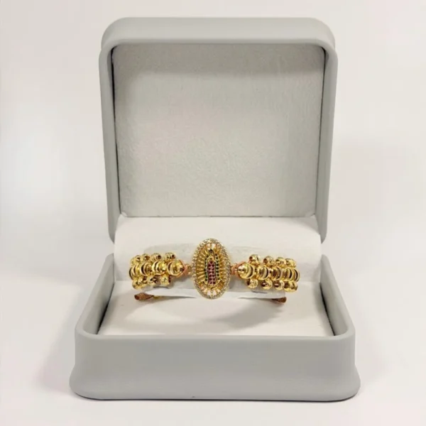 Alternative view of Pulsera Tejida | Virgen de Guadalupe | Oro Laminado 18K | Color Beige Oscuro.