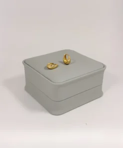 Aretes Huggie Mini Gota Abombada Lisa Dorada | Colección Chiuso | Oro Laminado 18K