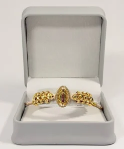 Alternative view of Pulsera Tejida | Virgen de Guadalupe | Oro Laminado 18K | Color Beige Claro.