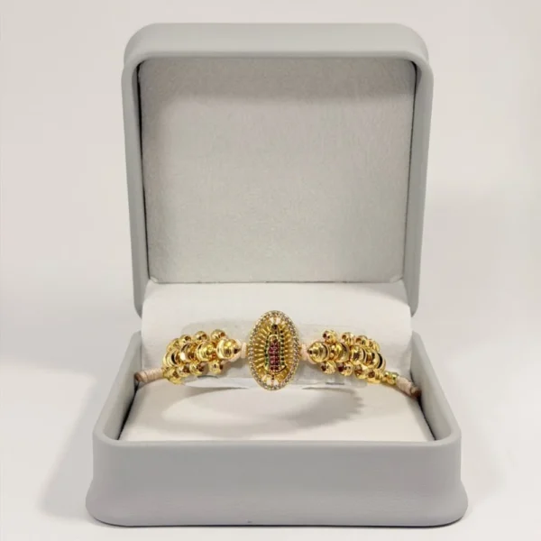 Alternative view of Pulsera Tejida | Virgen de Guadalupe | Oro Laminado 18K | Color Beige Claro.