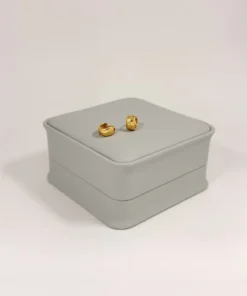 Aretes Huggie Mini Ancho Diamantado Dorado | Colección Chiuso | Oro Laminado 18K