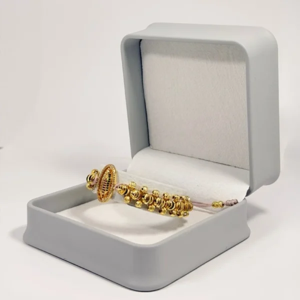 Pulsera Tejida | Virgen de Guadalupe | Oro Laminado 18K | Color Marfil.