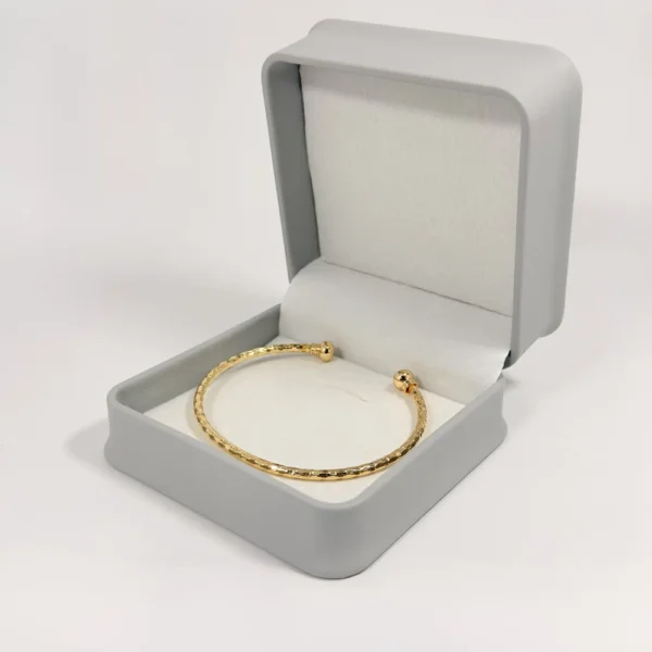 Brazalete Aro Texturizado con Esferas Dorado | Oro Laminado 18K