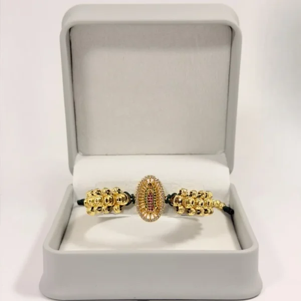 Alternative view of Pulsera Tejida | Virgen de Guadalupe | Oro Laminado 18K | Color Verde Esmeralda.