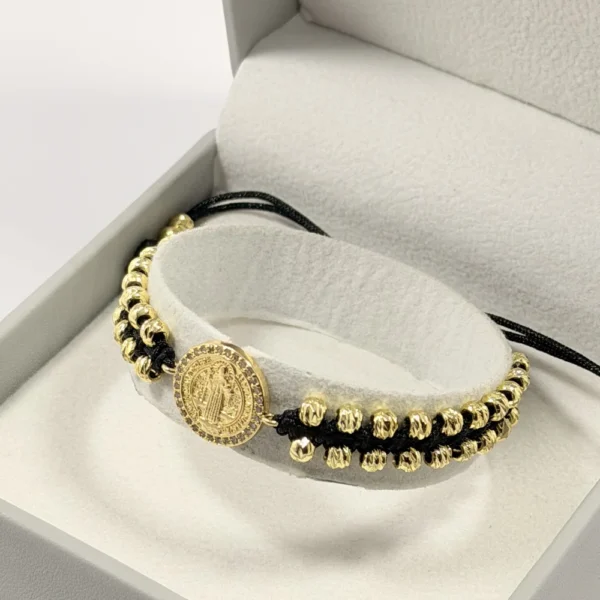 Alternative view of Pulsera Tejida | San Benito | Oro Laminado 18K | Color Negro.