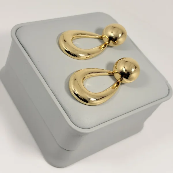 Alternative view of Aretes Argolla Gota | Colección Magna | Oro Laminado 18K