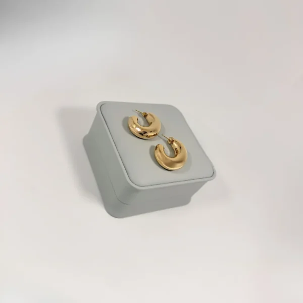 Aretes Candonga Gruesa Lisa | Colección Magna | Oro Laminado 18K