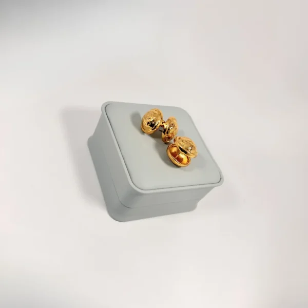 Aretes Topo Botón Texturizado | Colección Magna | Oro Laminado 18K