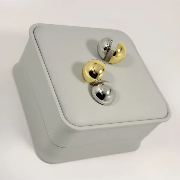 Alternative view of Aretes Topo Esfera Bicolor | Colección Magna | Oro Laminado 18K